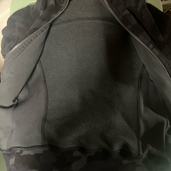 Lululemon Scuba Hoodie - Picture 4 of 5